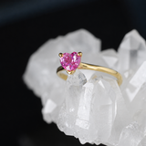 Anillo de compromiso con zafiro rosa natural de .50ct corte corazón elaborado oro amarillo de 14k