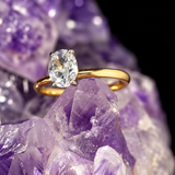 Anillo de compromiso con diamante de laboratorio de 1.0ct corte oval con certificado IGI elaborado en oro amarillo de 14k