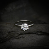 Anillo de compromiso con moissanita de 1.0ct corte brillante con certificado GRA elaborado en oro blanco de 14k