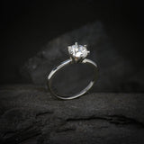 Anillo de compromiso con moissanita de 1.0ct corte brillante con certificado GRA elaborado en oro blanco de 14k