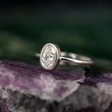 Anillo de compromiso con diamante de laboratorio de 1.0ct corte oval con certificado IGI elaborado en oro blanco de 14k