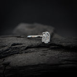 Anillo de compromiso con diamante de laboratorio de 1.0ct corte oval con certificado IGI elaborado en oro blanco de 14k