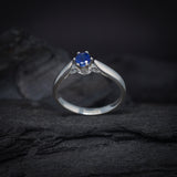 Anillo de compromiso con zafiro natural de .20ct corte brillante elaborado en plata .925