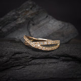 Media churumbela con cristales elaborada en oro amarillo de 14k