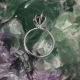 Anillo de compromiso con diamante natural sal y pimienta central de 2.0ct corte marquise elaborado en oro blanco de 14k