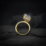 Anillo de compromiso con diamante de laboratorio de 3.0ct corte oval con certificado IGI elaborado en oro amarillo de 14k