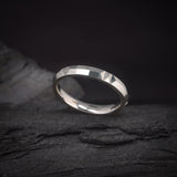 Argolla de matrimonio confort sólida de 3mm elaborada en oro blanco de 18k