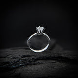 Anillo de compromiso con diamante natural central de 1.0ct corte brillante con certificación GIA elaborado en oro blanco de 14k
