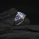 Anillo de compromiso con diamante de laboratorio de 1.0ct corte marquise con certificado IGI y cristales laterales elaborado en oro blanco de 14k