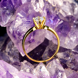 Anillo de compromiso con diamante natural central de .50ct corte brillante con certificado IGI elaborado en oro amarillo de 14k