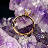 Anillo de compromiso con diamante de laboratorio de 1.0ct corte marquise con certificado IGI y 20 diamantes de laboratorio elaborado en oro amarillo de 14k