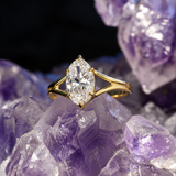 Anillo de compromiso con diamante de laboratorio de 1.5ct corte oval con certificado IGI elaborado en oro amarillo 14k