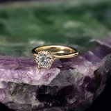 Anillo de compromiso con diamante de laboratorio de 1.0ct corte brillante con certificado IGI elaborado en oro amarillo 14k