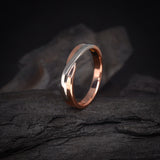 Par de argollas de matrimonio macizas de 4mm con incrustación de cristales (mitad de la pieza) elaboradas en oro rosa y blanco de 18k