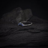 Media churumbela con zafiros naturales elaborado en oro blanco de 18k