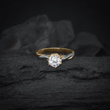 Anillo de compromiso con diamante natural central de 1.0ct corte brillante con certificación GIA elaborado en oro amarillo y blanco de 14k