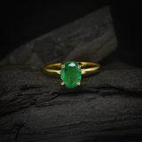 Anillo de compromiso con esmeralda natural de 1.0ct corte oval elaborado en oro amarillo de 14k