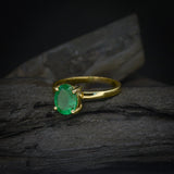 Anillo de compromiso con esmeralda natural de 1.0ct corte oval elaborado en oro amarillo de 14k