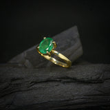 Anillo de compromiso con esmeralda natural de 1.0ct corte oval elaborado en oro amarillo de 14k