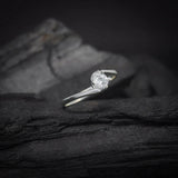 Anillo de compromiso con diamante de laboratorio de .50ct corte brillante con certificado IGI elaborado en plata .925