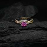 Anillo de compromiso con zafiro rosa natural de .50ct y 8 diamantes naturales elaborado oro amarillo de 14k