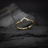 Media churumbela con cristales elaborada en oro amarillo de 14k