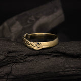 Argolla de matrimonio maciza de 4mm elaborada en oro amarillo de 18k