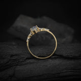 Anillo de compromiso con diamante natural de 1.0ct corte marquise con certificación GIA y 6 diamantes naturales laterales elaborado en oro amarillo de 14k