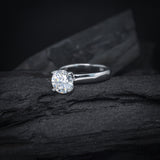 Anillo de compromiso con diamante de laboratorio de 1.5ct corte brillante con certificado IGI elaborado en oro blanco de 14k