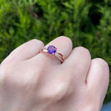 Anillo de compromiso con amatista natural de 1.0ct corte brillante y 20 diamantes naturales laterales elaborado en oro rosa de 14k