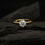 Anillo de compromiso con diamante de laboratorio central de 1.0ct corte brillante con certificado IGI elaborado en oro amarillo de 14k