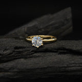Anillo de compromiso con diamante de laboratorio central de 1.0ct corte brillante con certificado IGI elaborado en oro amarillo de 14k