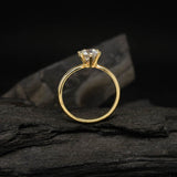 Anillo de compromiso con diamante de laboratorio central de 1.0ct corte brillante con certificado IGI elaborado en oro amarillo de 14k