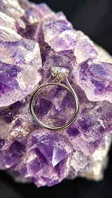 Anillo de compromiso con diamante de laboratorio de 1.0ct corte brillante con certificado IGI elaborado en oro blanco 14k
