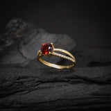 Anillo de compromiso con granate natural de 1.0ct corte brillante y 20 diamantes naturales laterales elaborado en oro amarillo de 14k