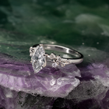Anillo de compromiso con diamante natural de 1.0ct corte marquise con certificación GIA y 10 diamantes naturales elaborado en oro blanco de 14k