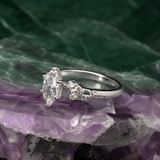 Anillo de compromiso con diamante natural de 1.0ct corte marquise con certificación GIA y 10 diamantes naturales elaborado en oro blanco de 14k