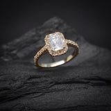 Anillo de compromiso con diamante de laboratorio de 1.0ct corte radiante con certificado IGI y 30 diamantes de laboratorio laterales en oro amarillo de 14k