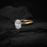 Anillo de compromiso con diamante de laboratorio de 1.0ct corte oval con certificado IGI elaborado en oro amarillo de 14k