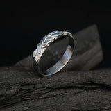 Argolla de matrimonio maciza de 4mm elaborada en oro blanco de 14k