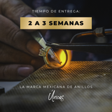 Anillo de compromiso con diamante natural de .30ct corte oval y 6 diamantes laterales elaborado en oro rosa de 14k