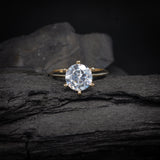 Anillo de compromiso con moissanita de 1.0ct corte brillante con certificado GRA realizado en oro amarillo 14k