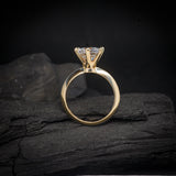 Anillo de compromiso con moissanita de 1.0ct corte brillante con certificado GRA realizado en oro amarillo 14k