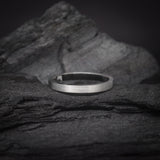 Par de argollas de matrimonio macizas de 2mm y 4mm elaboradas en oro blanco de 14k