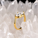 Anillo de compromiso con diamante de laboratorio central de 2.0ct corte marquise con certificado IGI elaborado en oro amarillo 14k