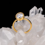 Anillo de compromiso con diamante de laboratorio central de 2.0ct corte oval con certificado IGI elaborado en oro amarillo 14k