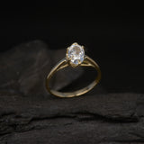Anillo de compromiso con diamante de laboratorio de 1.5ct corte oval con certificado IGI elaborado en oro amarillo de 14k