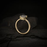 Anillo de compromiso con diamante natural de 1.0ct corte esmeralda con certificación GIA elaborado en oro amarillo de 14k