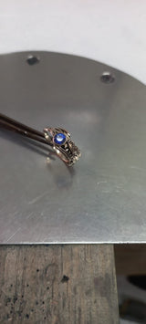 Anillo de compromiso con zafiro natural AAA corte brillante elaborado en oro blanco de 14k