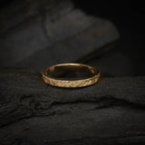 Par de argollas de matrimonio macizas de 2.5mm y 4.5mm elaboradas en oro amarillo de 10k
